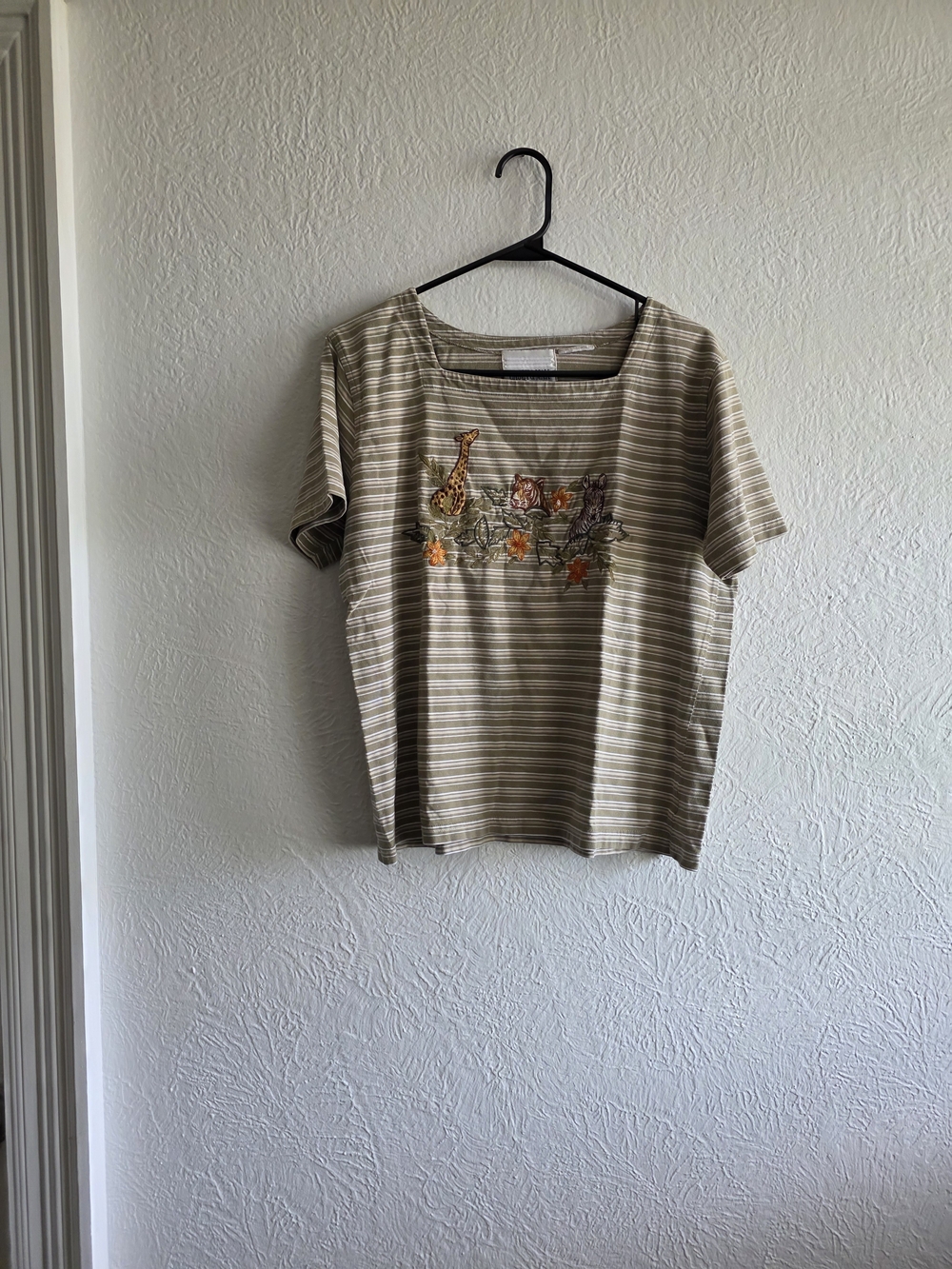 Grannycore Casey & Max Green Striped Short-Sleeve Top with Animal Embroidery